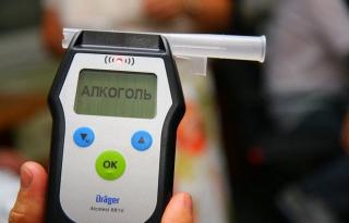 Проверка на алкоголь. Как должны вести себя сотрудник полиции и водитель?